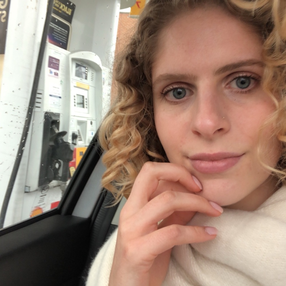 Meet your Posher, Chloe